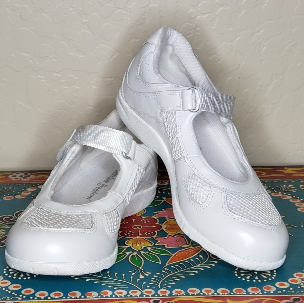 Drew Delite White Mary Jane Leather shoes